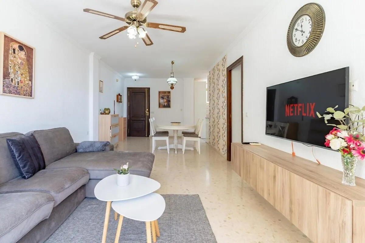 Apartment 3 Bedroom Apt Close To The Beach Benalmádena