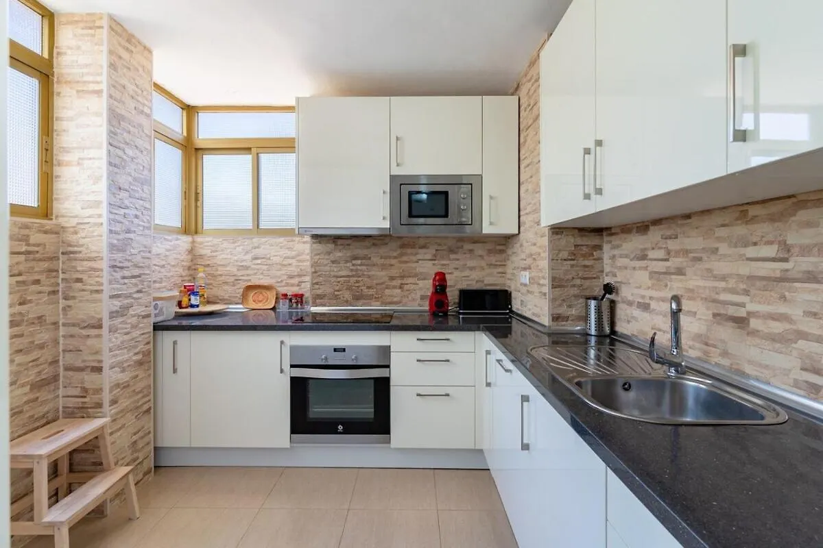 3 Bedroom Apt Close To The Beach Benalmadena Spain